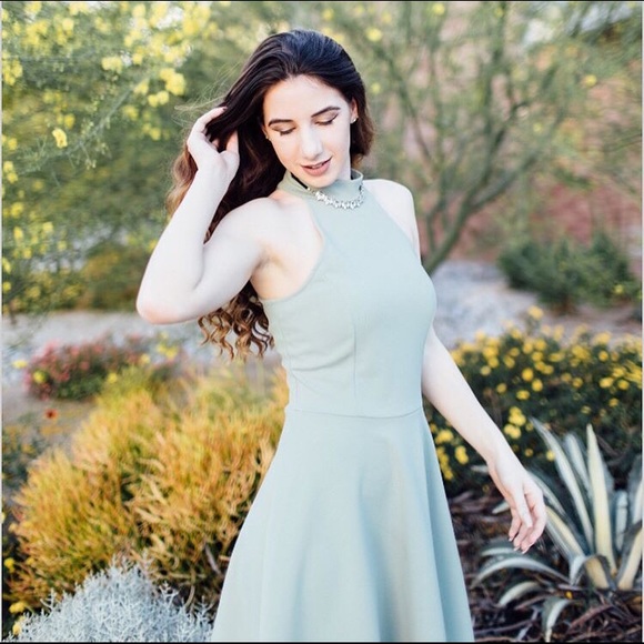 Mint green dress - Picture 3 of 3